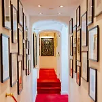 Отель Ambassade 4*