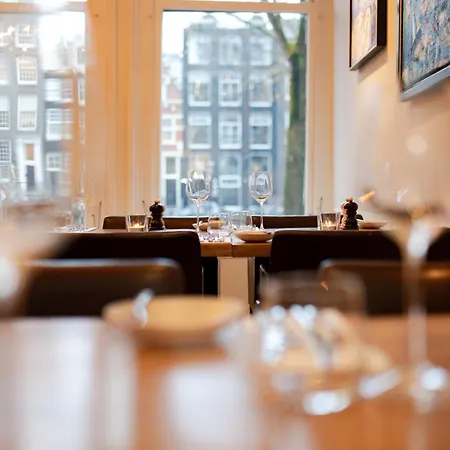 Hotel Ambassade 4*