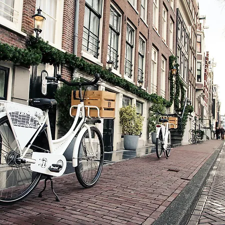 Ambassade Hotel