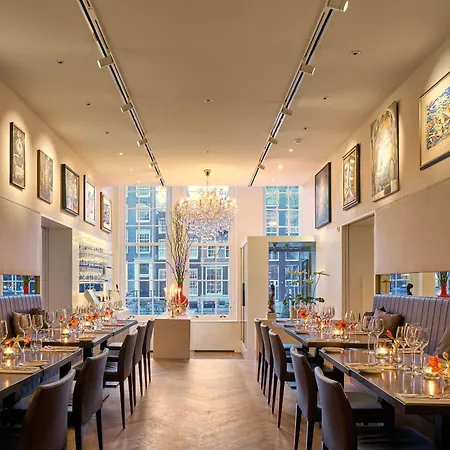 Ambassade Hotel 4*