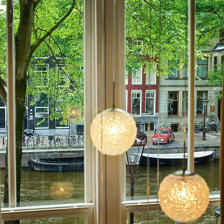 Ambassade Hotel