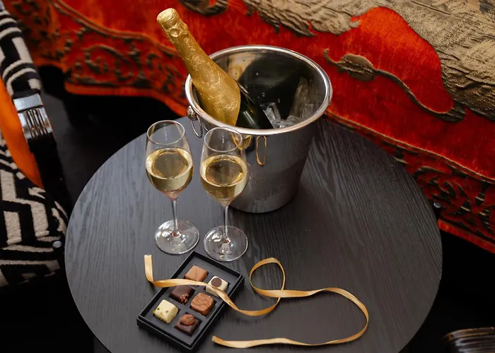 암바사드 호텔 4*