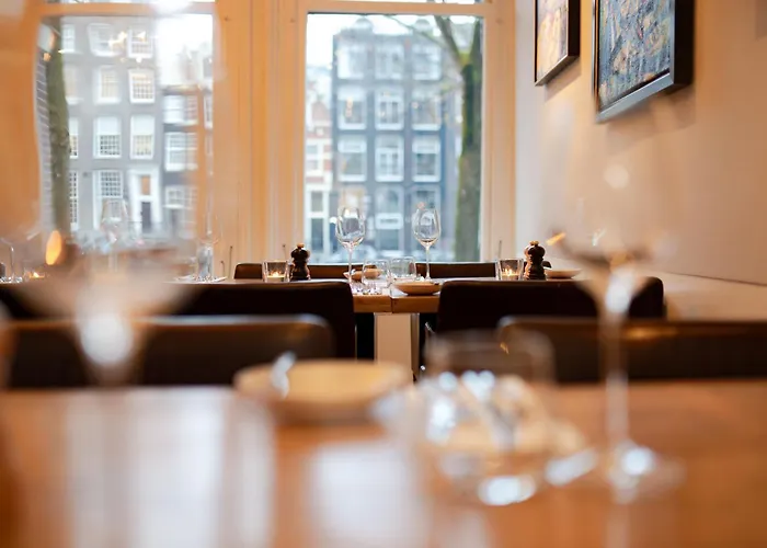 호텔 암바사드 4*